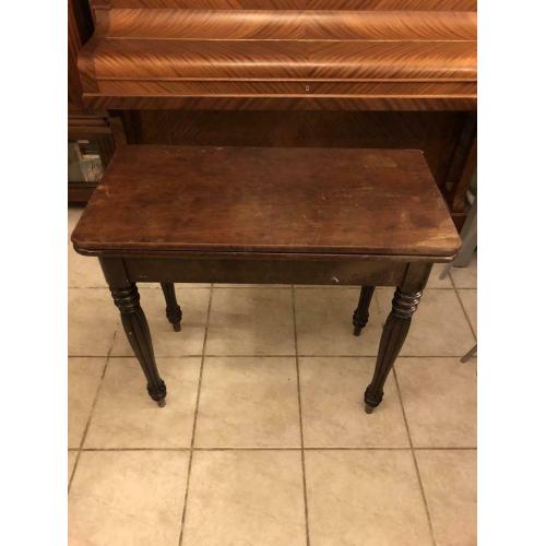 Kaarttafel gemaakt uit mahonie uit 19de eeuw