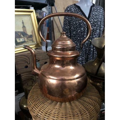 Bouilloire en cuivre antique