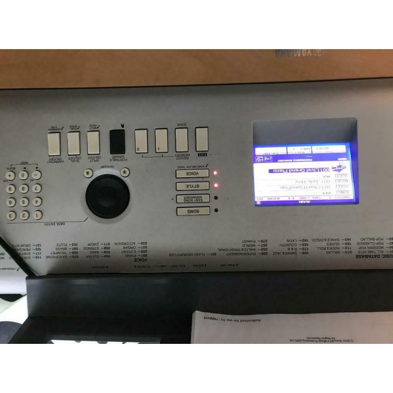 Piano digital Yamaha DGX 630
