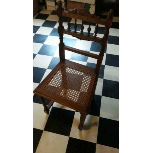 Lot de 4 chaises en bois